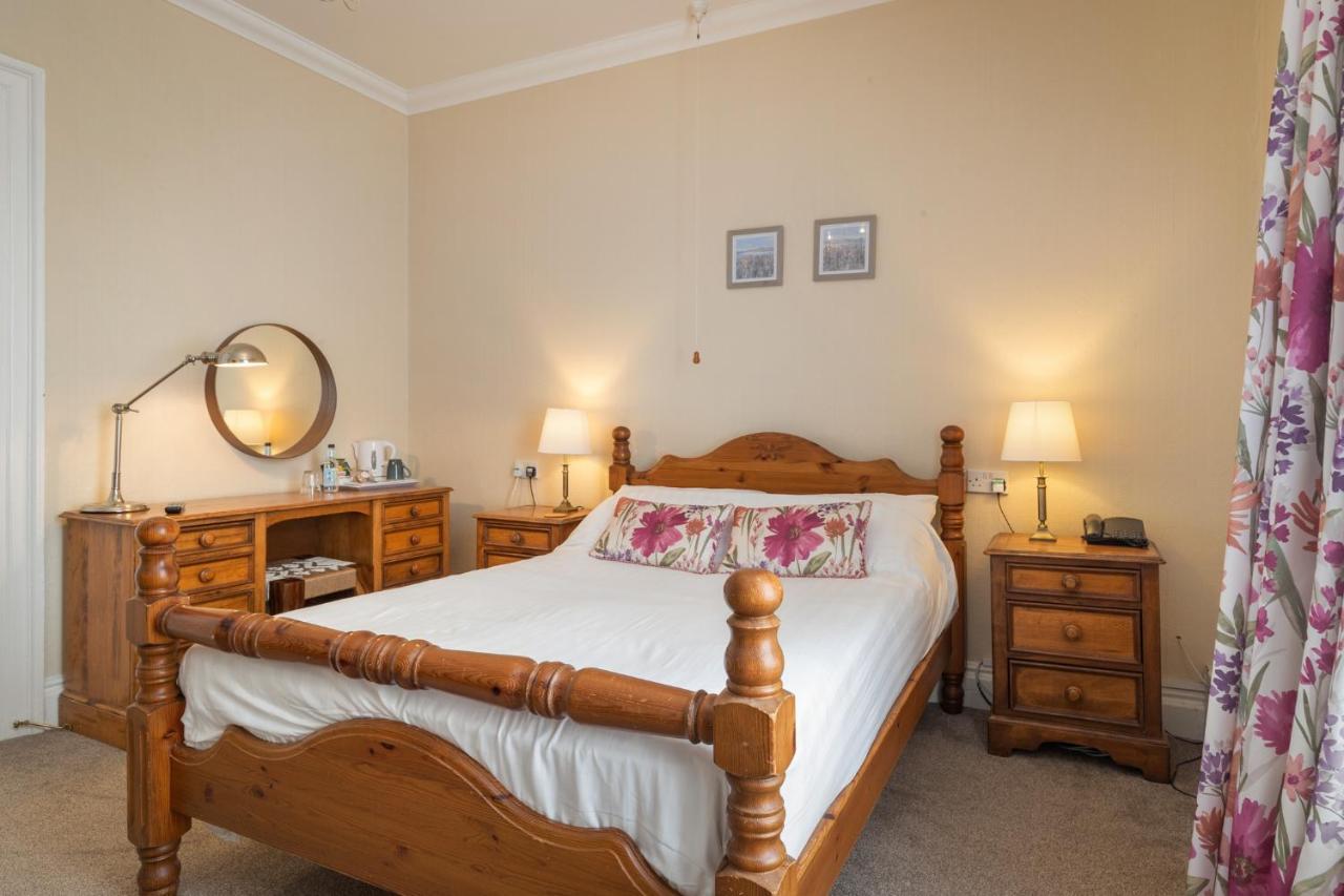 Hotel Plas Hyfryd Нарбърт Екстериор снимка